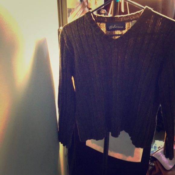 Sweater - Picture 1 of 1